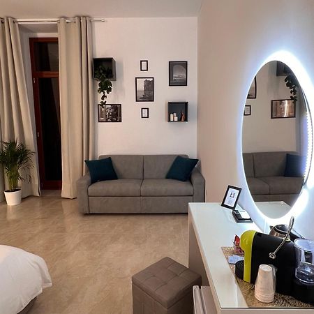 Astorya E' Napoli Hotel ภายนอก รูปภาพ